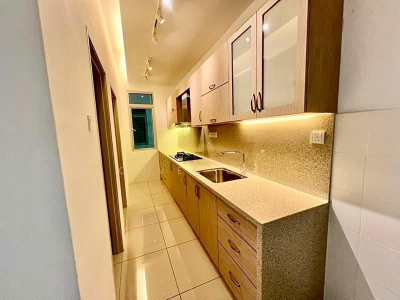 Condominium for Sale at 10 Island Resort - Quvee Ooi - Kitchen - PropertyGuru.com.my