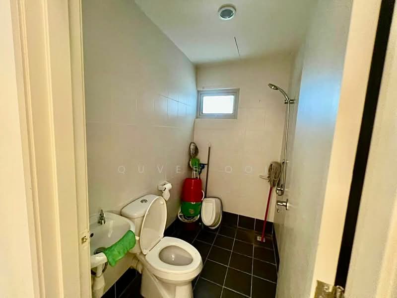 Condominium for Sale at 10 Island Resort - Quvee Ooi - Bathroom - PropertyGuru.com.my