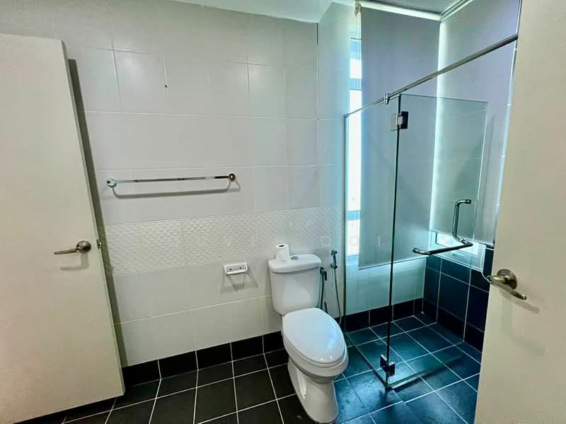 Condominium for Sale at 10 Island Resort - Quvee Ooi - Bathroom - PropertyGuru.com.my