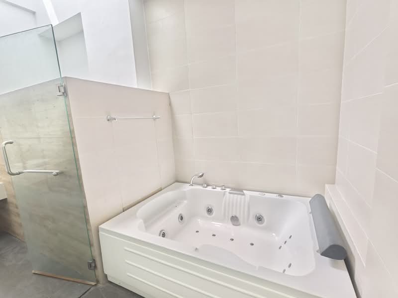 Twin Villa for Sale in Taman Melawati (Ulu Kelang) - Jocelyn Soo - Bathroom - PropertyGuru.com.my