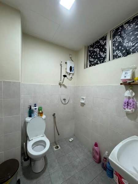 Service Residence for Sale at Fortune Avenue - Frankie Sing - Bathroom - PropertyGuru.com.my