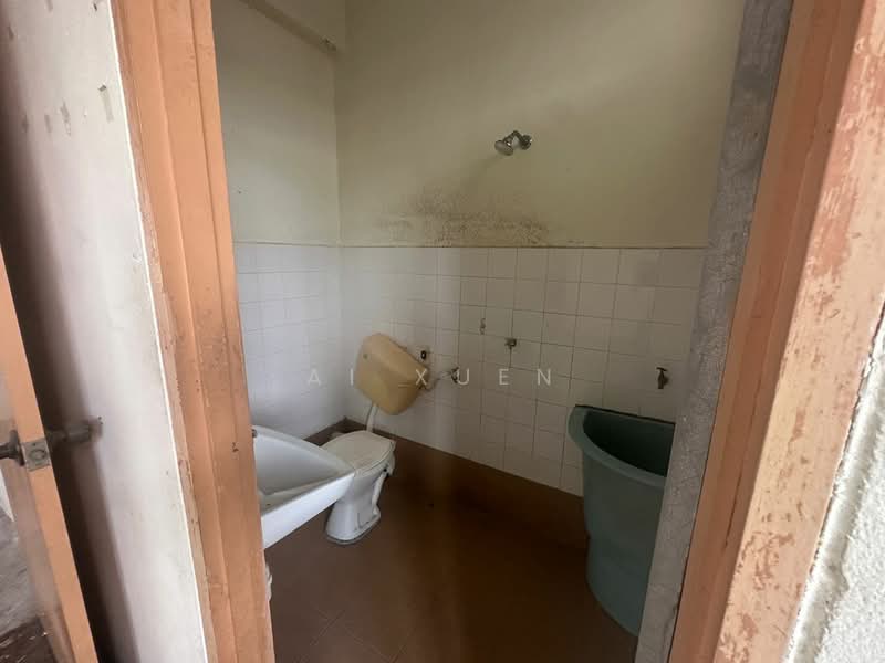 2-storey Terraced House for Sale in Taman Widuri (Sungai Jawi) - Ai Xuen - Bathroom - PropertyGuru.com.my