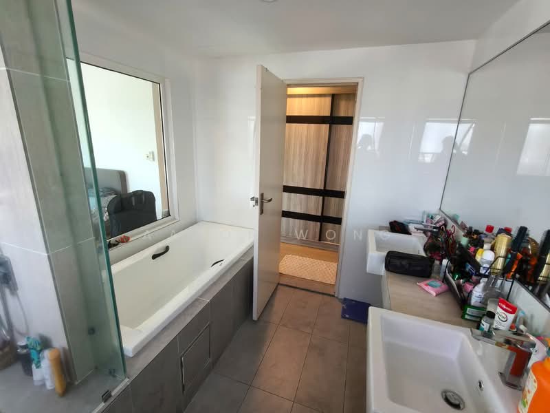 Kondominium untuk Dijual di Trinity Aquata - Aaron Wong - Bathroom - PropertyGuru.com.my