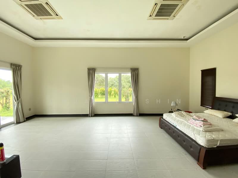 Bungalow for Sale in Leisure Farm (Gelang Patah) - Chua Yek Shin - Bedroom - PropertyGuru.com.my