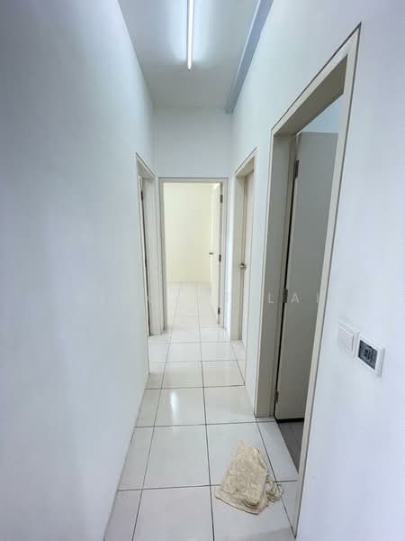 Apartment for Rent at Residensi Seri Wahyu - Vincent Lai - Corridor - PropertyGuru.com.my