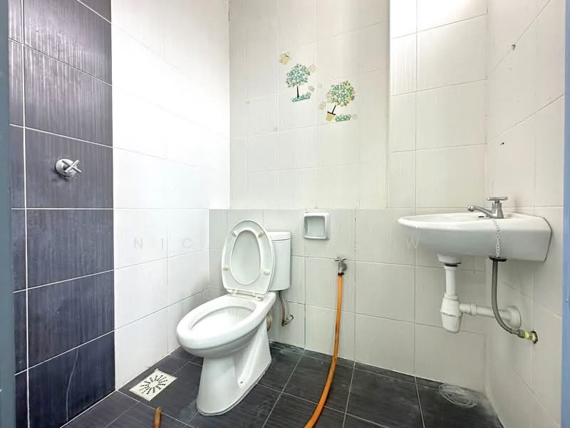 Townhouse for Sale in Taman Semenyih Mewah Fasa 5 (Semenyih) - Nichole Liew - Bathroom - PropertyGuru.com.my