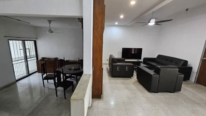 2-storey Terraced House for Sale in Taman Desa (Kuala Lumpur) - Jun Kee - Living Room - PropertyGuru.com.my