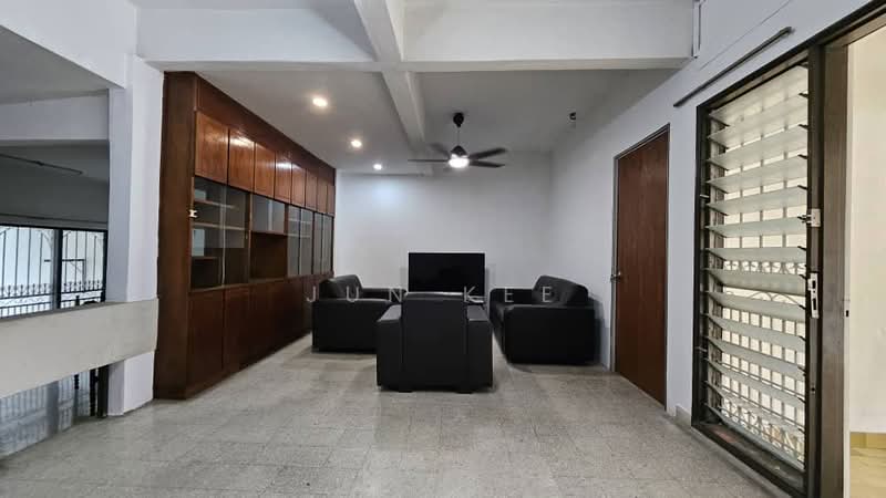 2-storey Terraced House for Sale in Taman Desa (Kuala Lumpur) - Jun Kee - Living Room - PropertyGuru.com.my