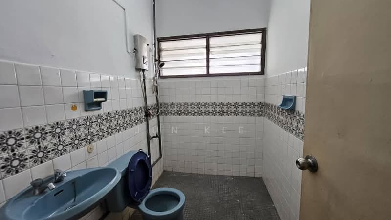 2-storey Terraced House for Sale in Taman Desa (Kuala Lumpur) - Jun Kee - Bathroom - PropertyGuru.com.my