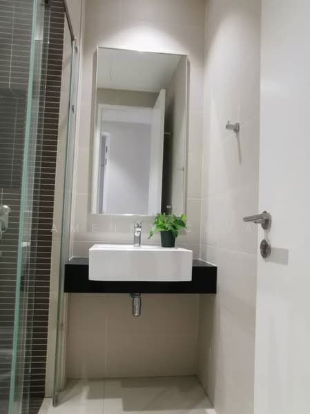 Servis Apartment untuk Disewa di The Sentral Suites - Amenny Chua - Bathroom - PropertyGuru.com.my