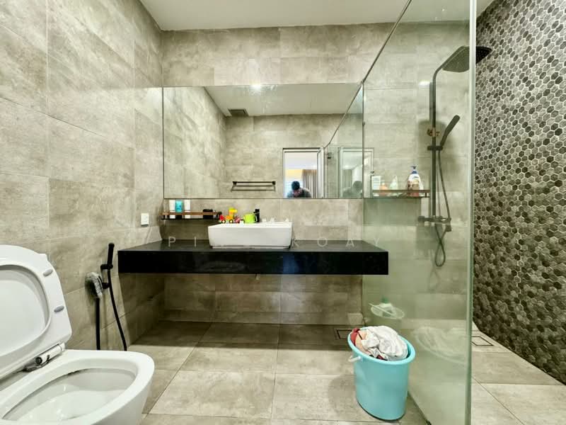 Rumah Teres 1.5 Tingkat untuk Dijual di Fettes Park (Tanjung Tokong) - Ping Koay - Bathroom - PropertyGuru.com.my