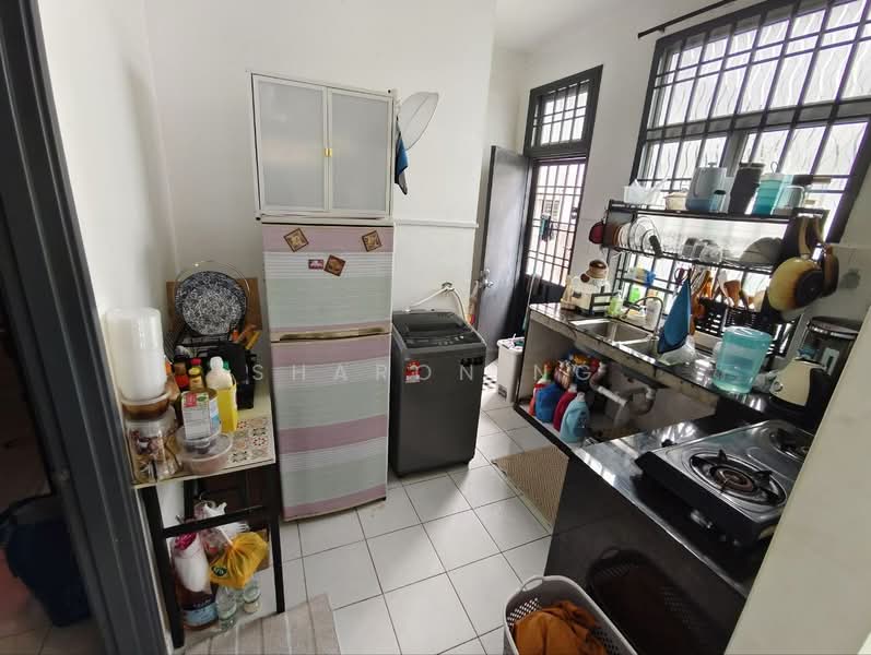 Rumah Teres 2 Tingkat untuk Dijual di Taman Mutiara Rini (Skudai) - Sharon Ng - Kitchen - PropertyGuru.com.my