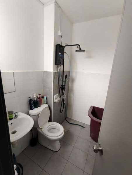Rumah Teres 2 Tingkat untuk Dijual di Taman Mutiara Rini (Skudai) - Sharon Ng - Bathroom - PropertyGuru.com.my