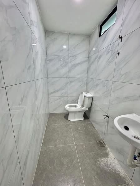 2-storey Terraced House for Sale in Bandar Baru Permas Jaya (Permas Jaya) - Elissa Chong - Bathroom - PropertyGuru.com.my