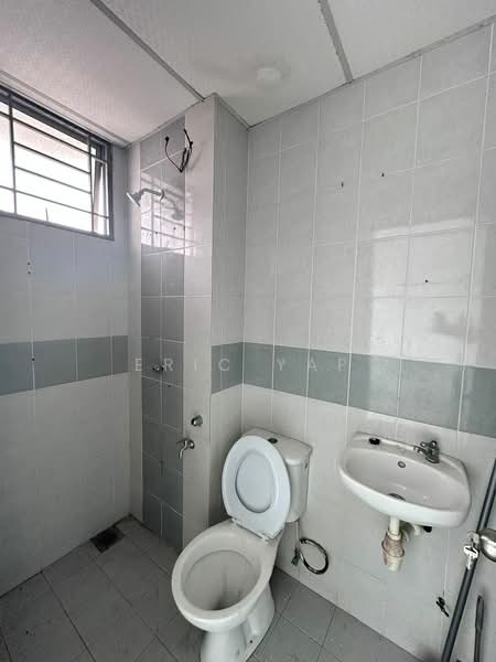 Pangsapuri untuk Disewa di 162 Residency - Eric Yap - Bathroom - PropertyGuru.com.my