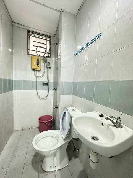 Pangsapuri untuk Disewa di 162 Residency - Eric Yap - Bathroom - PropertyGuru.com.my