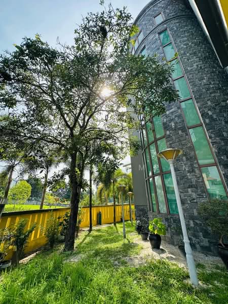 Bungalow for Sale in Seri Kembangan (Selangor) - Sheikh Imran - Exterior - PropertyGuru.com.my