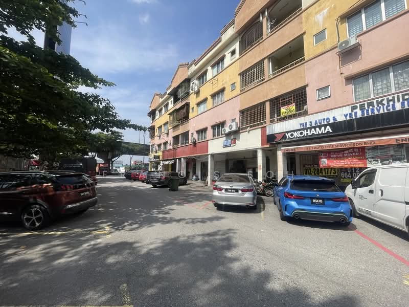 Shop for Sale in Sunway Batu Caves (Batu Caves) - Francis Soh - Exterior - PropertyGuru.com.my