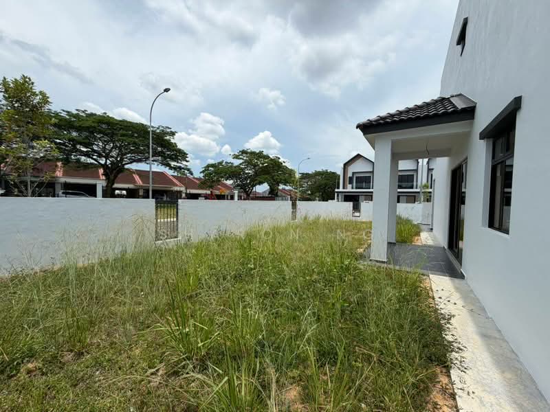 2-storey Terraced House for Sale in Taman Seri Austin (Tebrau) - Sharon Ng - Exterior - PropertyGuru.com.my