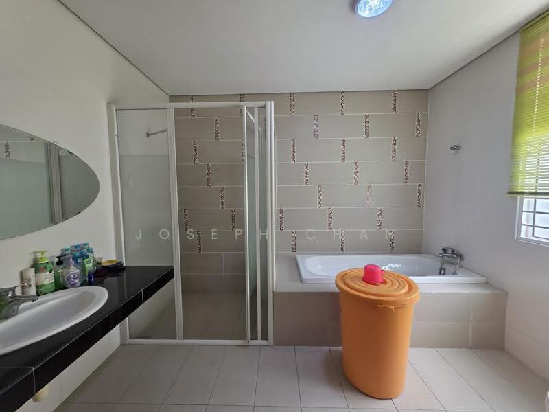 Bungalow House for Sale in Seksyen 4 (Shah Alam) - Joseph Chan - Bathroom - PropertyGuru.com.my