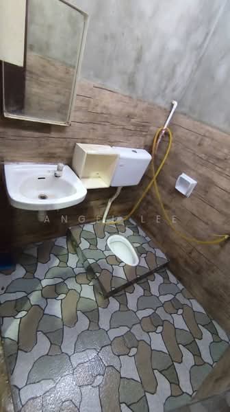 Terrace Factory for Rent in Taman Desa Idaman (Senai) - Angel Lee - Bathroom - PropertyGuru.com.my