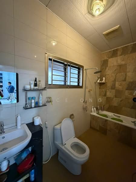Bungalow for Sale in Taman Kebun Teh (Johor Bahru) - Joyce Ong - Bathroom - PropertyGuru.com.my