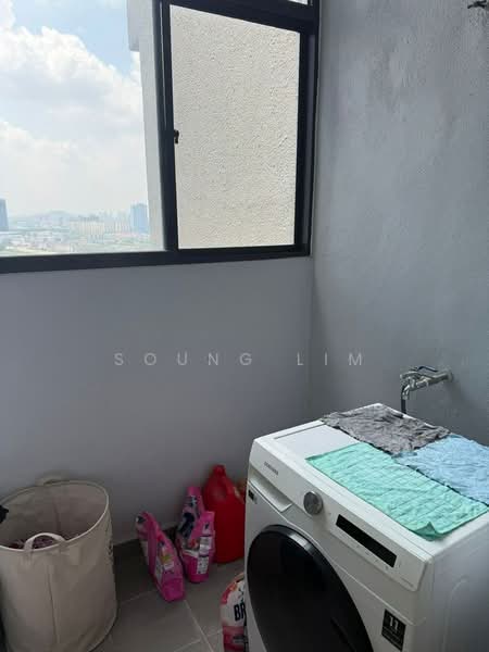 Servis Apartment untuk Dijual di Aera Residence - Soung Lim - Balcony - PropertyGuru.com.my
