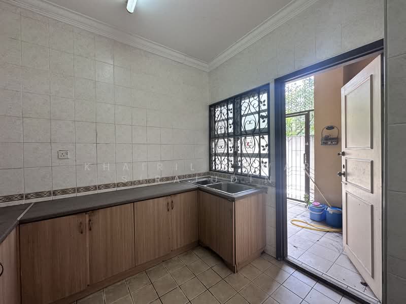 Bungalow for Sale in Presint 14 (Putrajaya) - Khairil Anwar Sirajudin - Kitchen - PropertyGuru.com.my