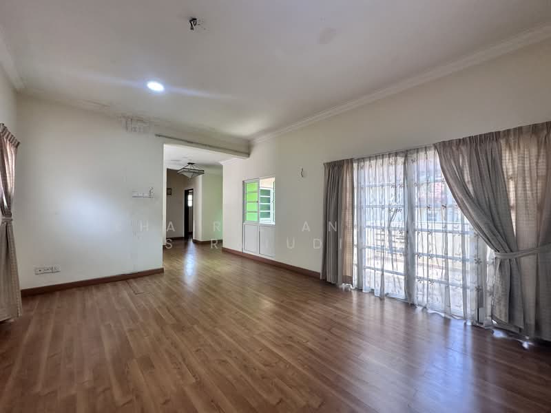 Bungalow for Sale in Presint 14 (Putrajaya) - Khairil Anwar Sirajudin - Living Room - PropertyGuru.com.my
