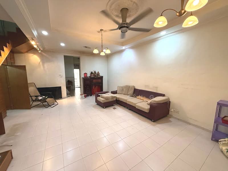 Rumah Teres 2 Tingkat untuk Disewa di Kepong (Kuala Lumpur) - Davis Ong - Living Room - PropertyGuru.com.my