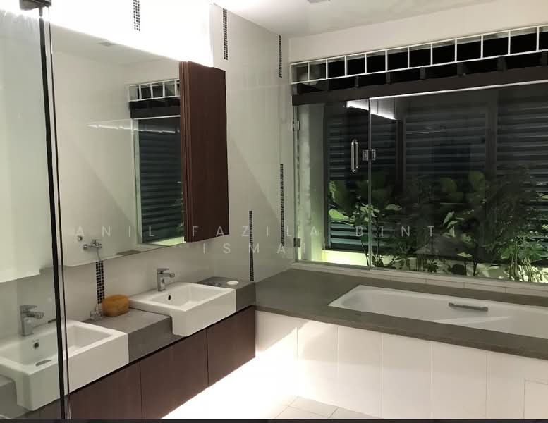 3-storey Terraced House for Sale in Denai Alam (Shah Alam) - Anil Fazila Binti Ismail - Bathroom - PropertyGuru.com.my