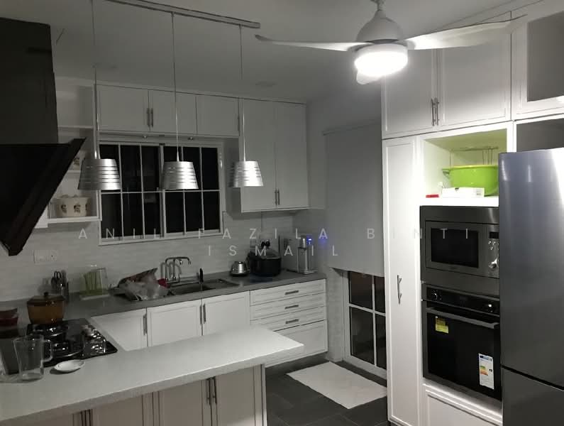 3-storey Terraced House for Sale in Denai Alam (Shah Alam) - Anil Fazila Binti Ismail - Kitchen - PropertyGuru.com.my