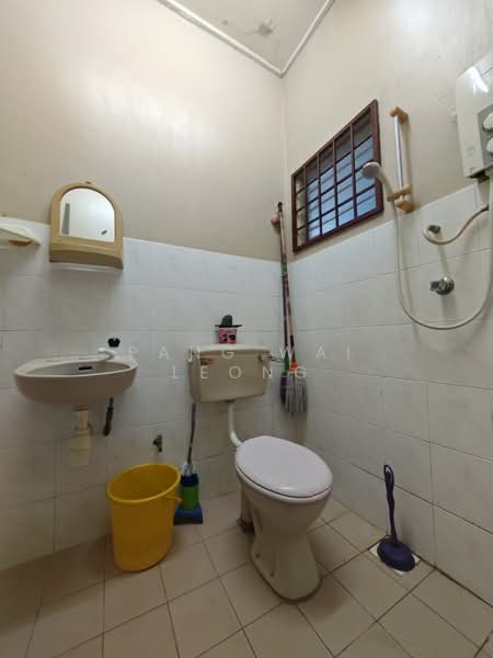 Rumah Teres 1 Tingkat untuk Dijual di Seremban (Negeri Sembilan) - Pang Wai Leong - Master Bathroom - PropertyGuru.com.my