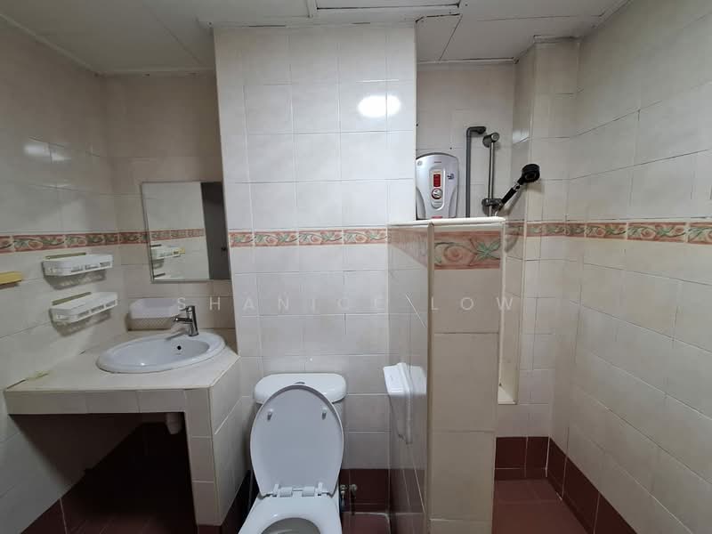 Kondominium untuk Disewa di Casa Damansara - Shanice Low - Bathroom - PropertyGuru.com.my
