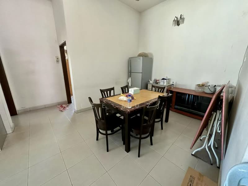 Rumah Teres 1 Tingkat untuk Dijual di Taman Tasek Jaya (Ipoh) - Lee Muzi - Dining Room - PropertyGuru.com.my