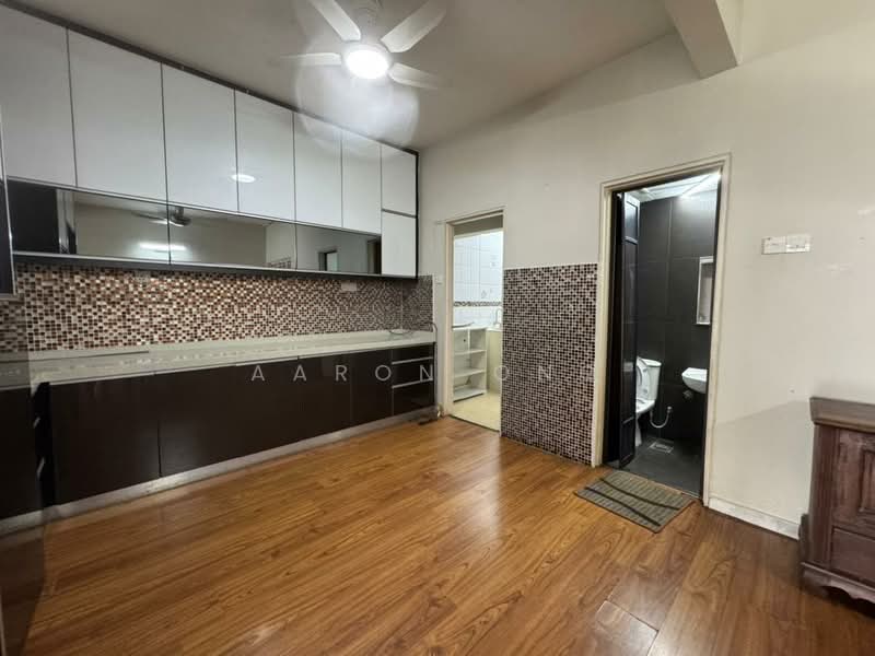 2.5-storey Terraced House for Sale in Bukit Wangsamas (Setiawangsa) - Aaron Ong - Kitchen - PropertyGuru.com.my