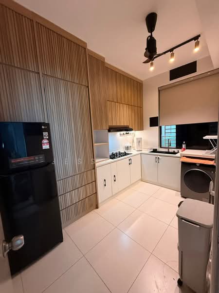Service Residence for Rent at D'Summit Residences - Jessy Koh - Kitchen - PropertyGuru.com.my