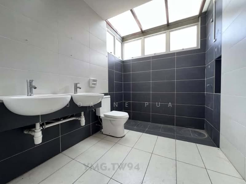 Rumah Teres 2 Tingkat untuk Dijual di Klang (Selangor) - Joanne Pua - Bathroom - PropertyGuru.com.my