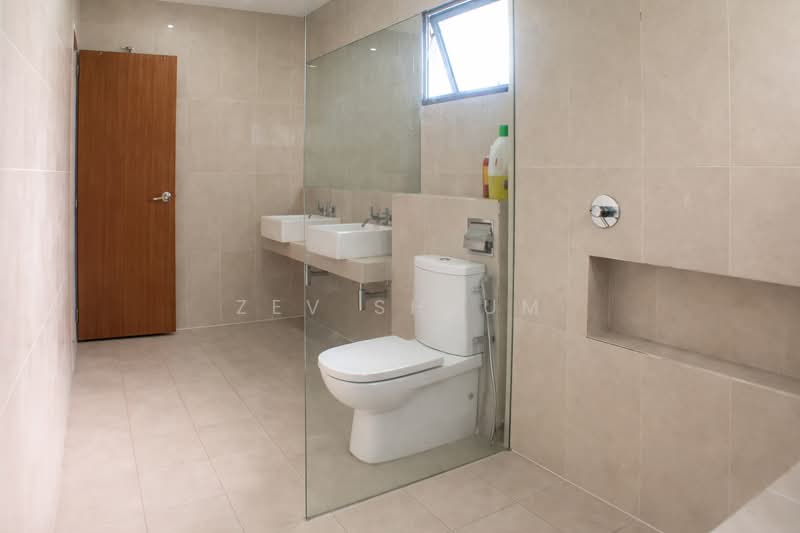 Bungalow for Sale in Kayangan Heights (Shah Alam) - Zev Sheum - Bathroom - PropertyGuru.com.my