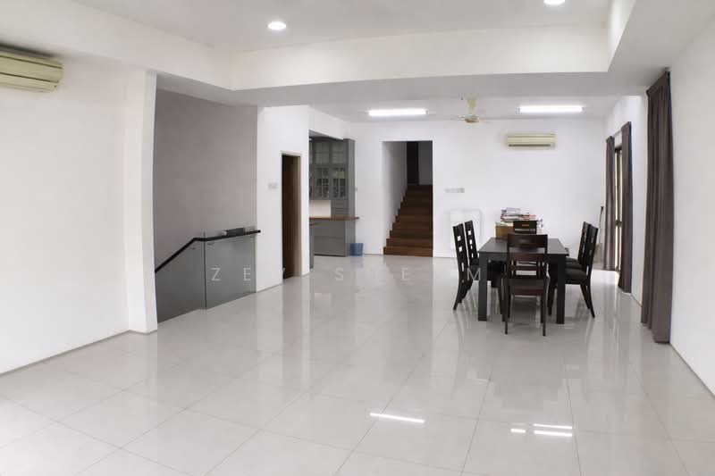 Bungalow for Sale in Kayangan Heights (Shah Alam) - Zev Sheum - Living Room - PropertyGuru.com.my