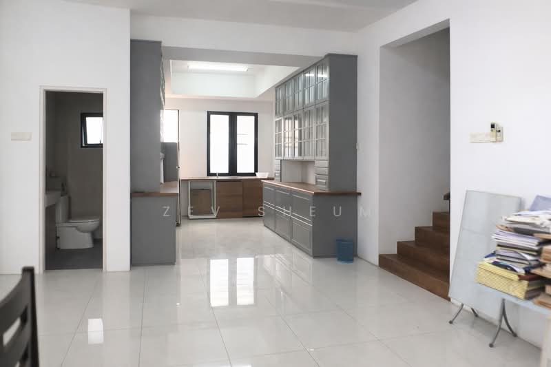 Bungalow for Sale in Kayangan Heights (Shah Alam) - Zev Sheum - Kitchen - PropertyGuru.com.my