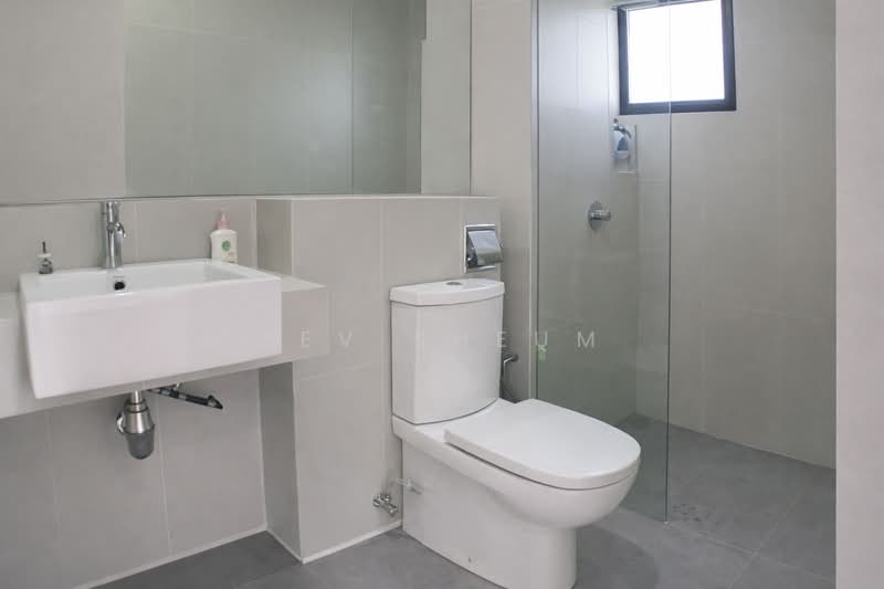 Bungalow for Sale in Kayangan Heights (Shah Alam) - Zev Sheum - Bathroom - PropertyGuru.com.my