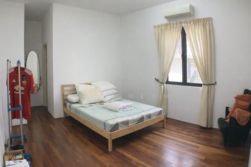 Bungalow for Sale in Kayangan Heights (Shah Alam) - Zev Sheum - Bedroom - PropertyGuru.com.my