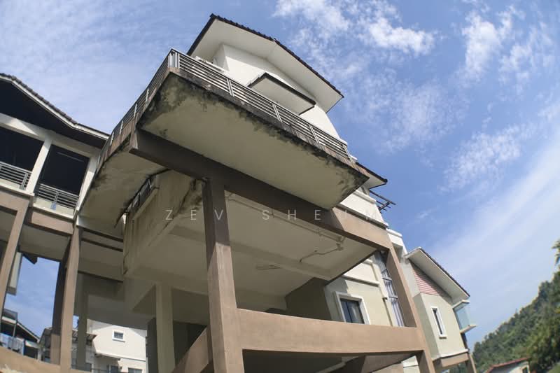 Bungalow for Sale in Kayangan Heights (Shah Alam) - Zev Sheum - Exterior - PropertyGuru.com.my