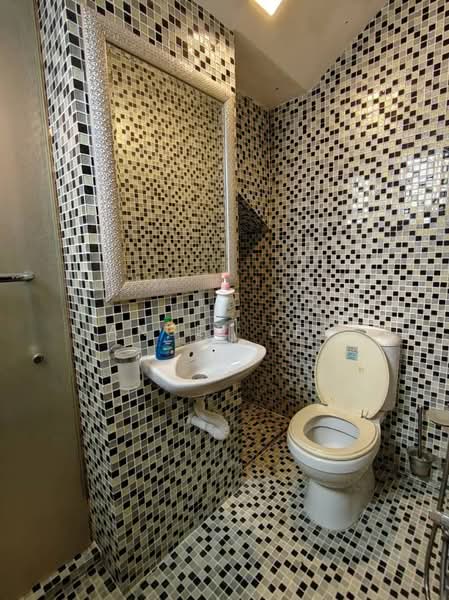 Rumah Berkembar untuk Dijual di Taman Redang (Johor Bahru) - Angel Lee - Bathroom - PropertyGuru.com.my