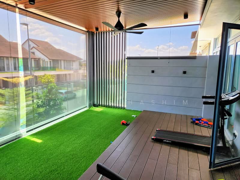 3-storey Terraced House for Sale in Denai Alam (Shah Alam) - Balkhis Hashim - Balcony - PropertyGuru.com.my