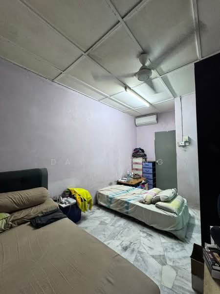 Rumah Teres 1 Tingkat untuk Dijual di Taman Bidara (Selayang) - Davis Ong - Bedroom - PropertyGuru.com.my
