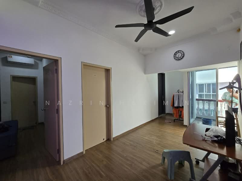 2-storey Terraced House for Sale in Bukit Raja (Selangor) - Nazrin Hakimin - Living Room - PropertyGuru.com.my