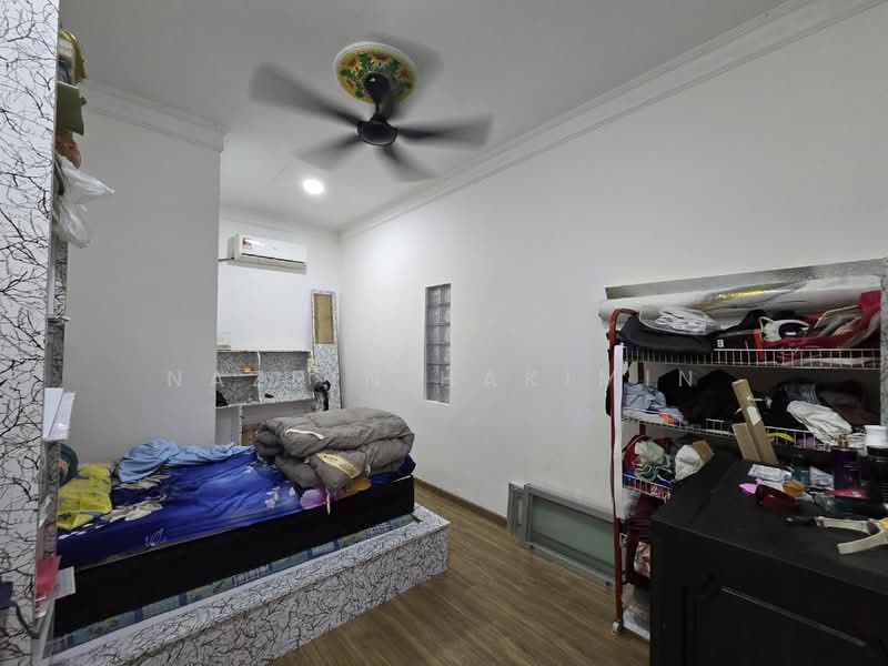 2-storey Terraced House for Sale in Bukit Raja (Selangor) - Nazrin Hakimin - Bedroom - PropertyGuru.com.my