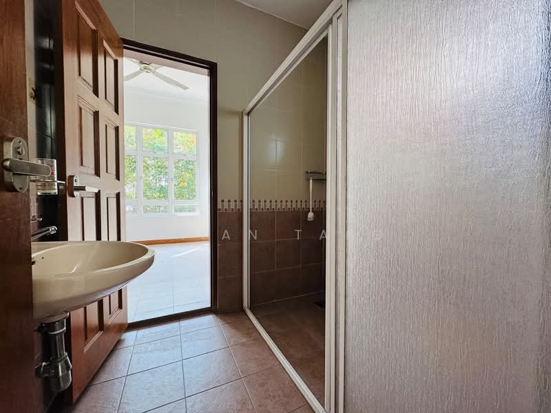 Rumah Banglo untuk Dijual di Sierramas (Sungai Buloh) - Brian Tang - Bathroom - PropertyGuru.com.my